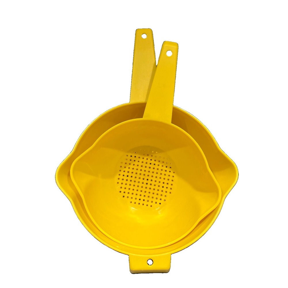 Vintage Tupperware Strainers Colanders Yellow 1 qt  (1200) & 2qt (1523) Set of 2